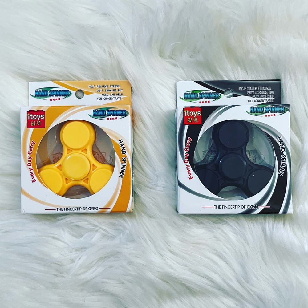 2 Fidget Hand Spinner NWT